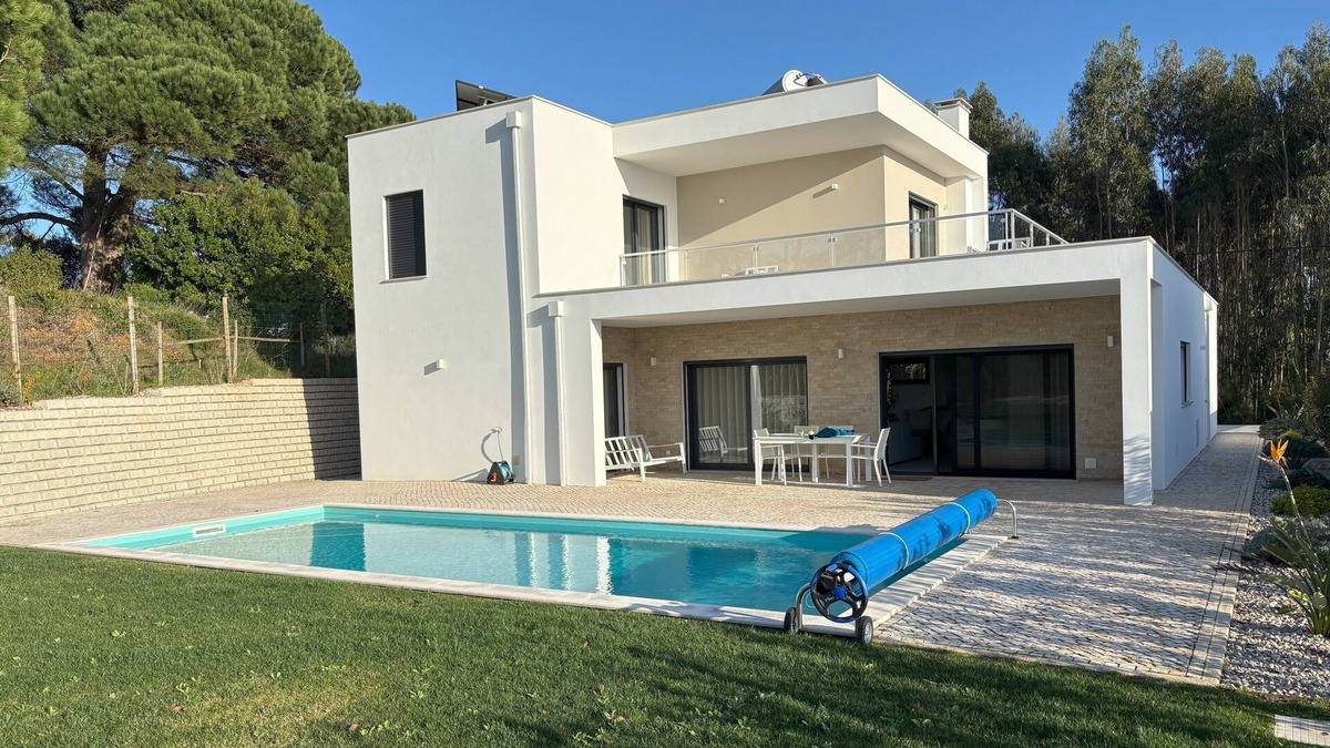 Nadadouro House | Vacation home with pool a few km from Obidos Bay and Foz do Arelho beach.