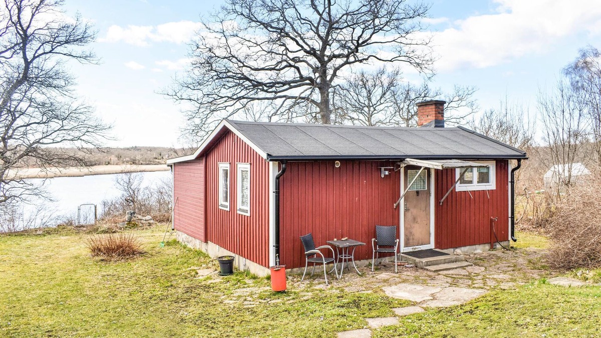 Lyckeby House | Vacation home with sea view, only 100 meters from the water