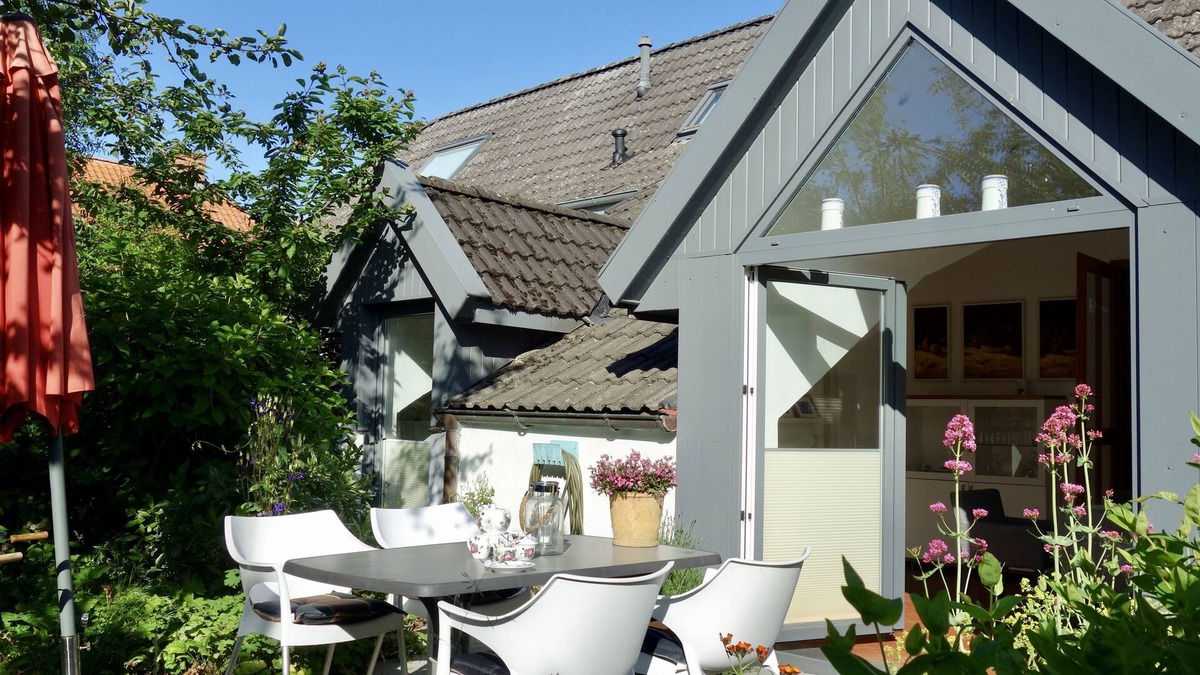 Wolthusen House | Vacation home Wolthuser Warf 3 - idyllic living for 4 close to the city dog-friendly