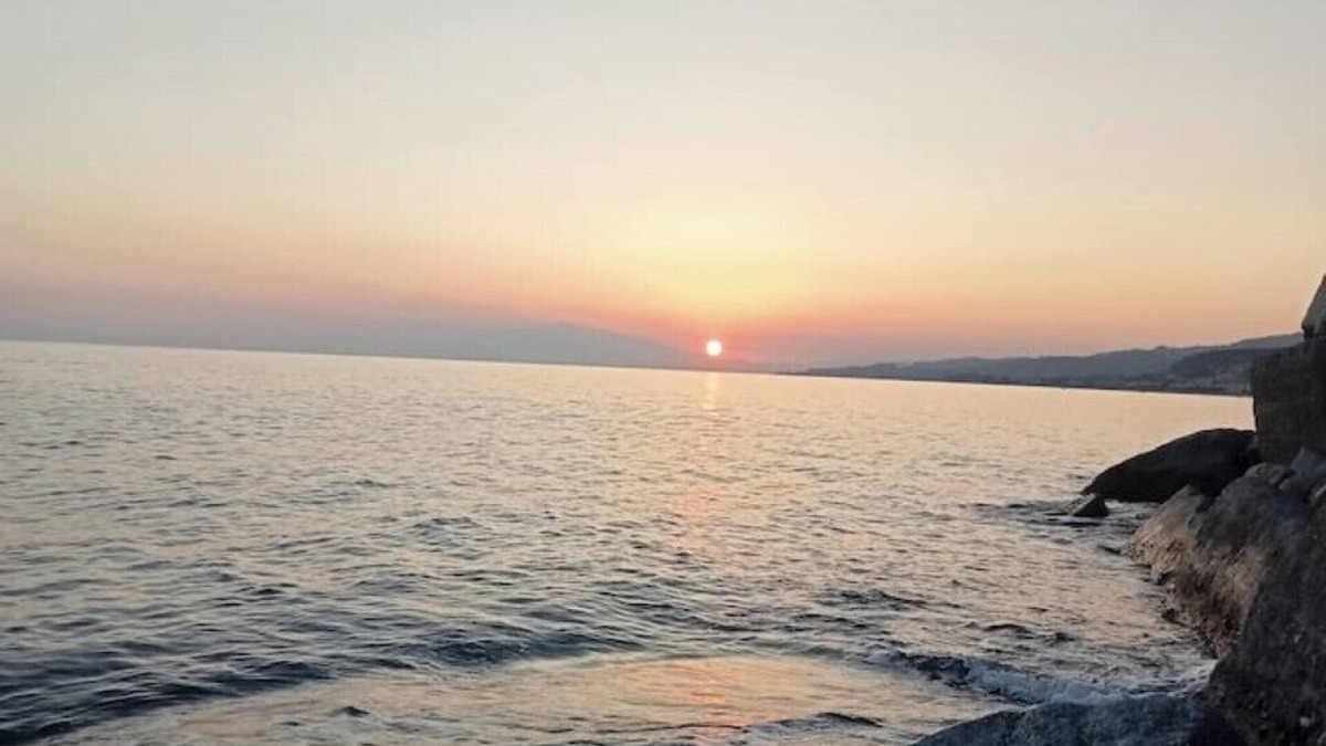 Bova Marina Apartment | Vacation house 56 50 meters from the free beach
