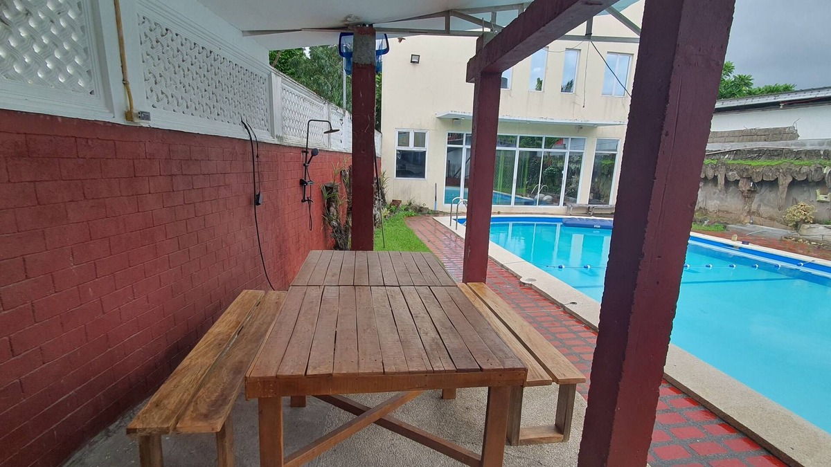 Lipa House | Vacation house in pleasant Lipa with AC, WiFi, Swimming Pool, and Game room.