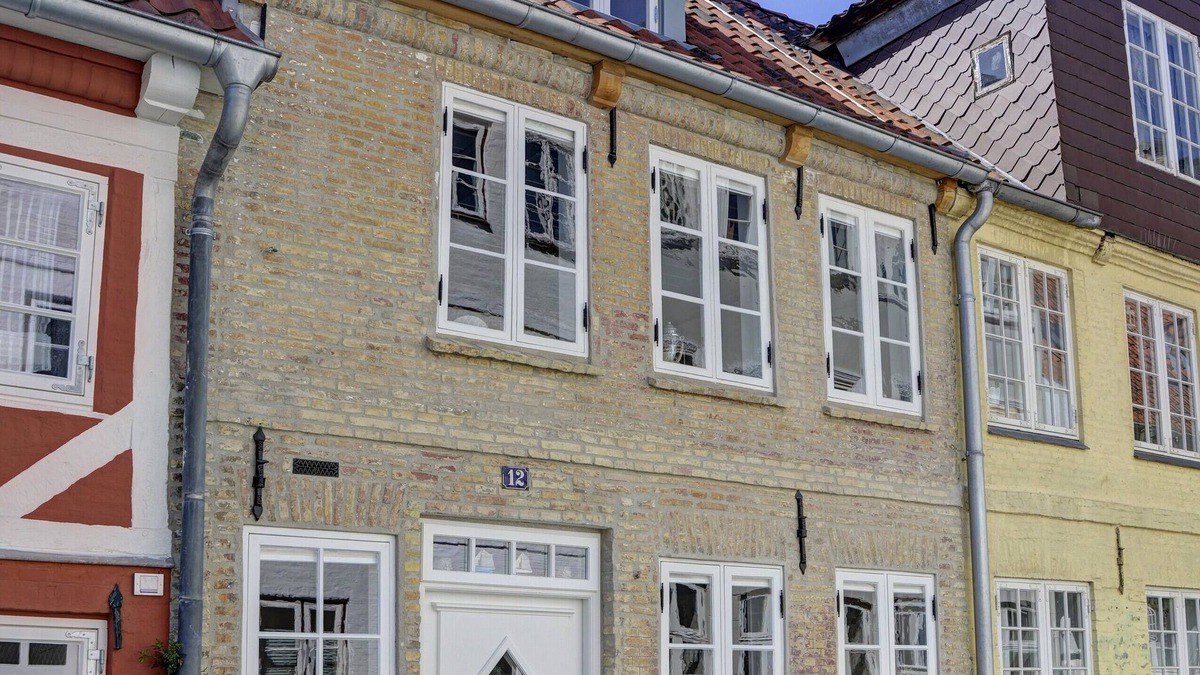 Flensburg House | Vacation in a historic building - right on the beautiful Flensburg Fjord!