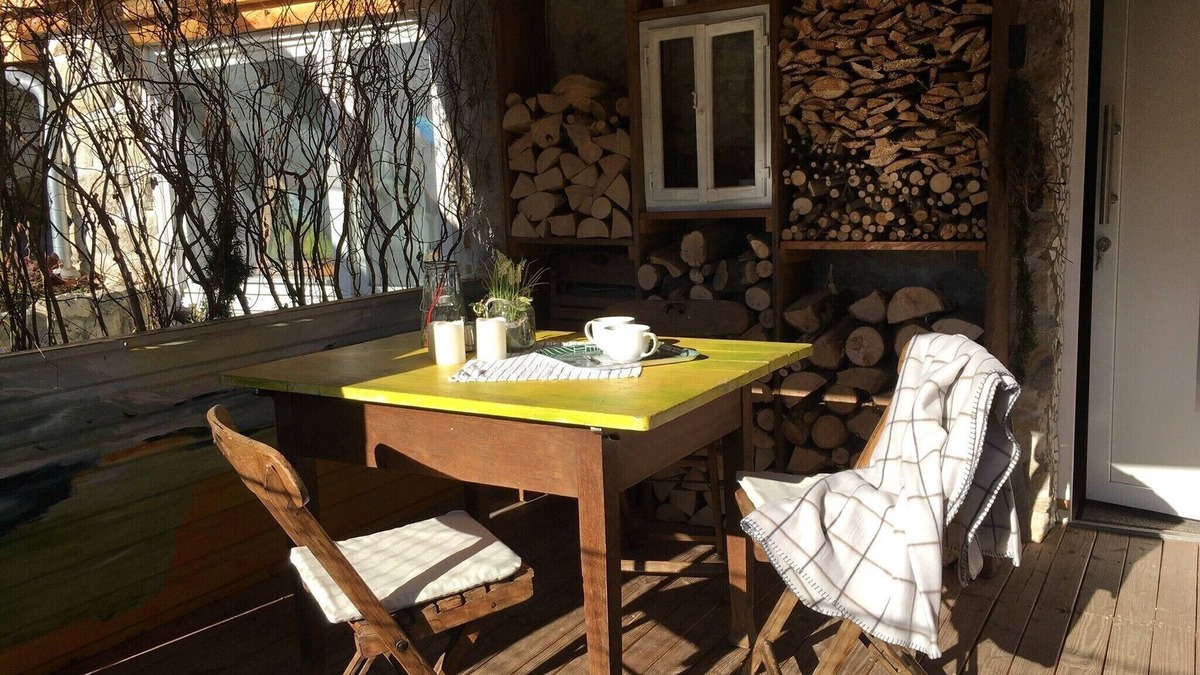 Mulfingen Apartment | Vacation in the Künstlerhaus - relax in an artistic ambience
