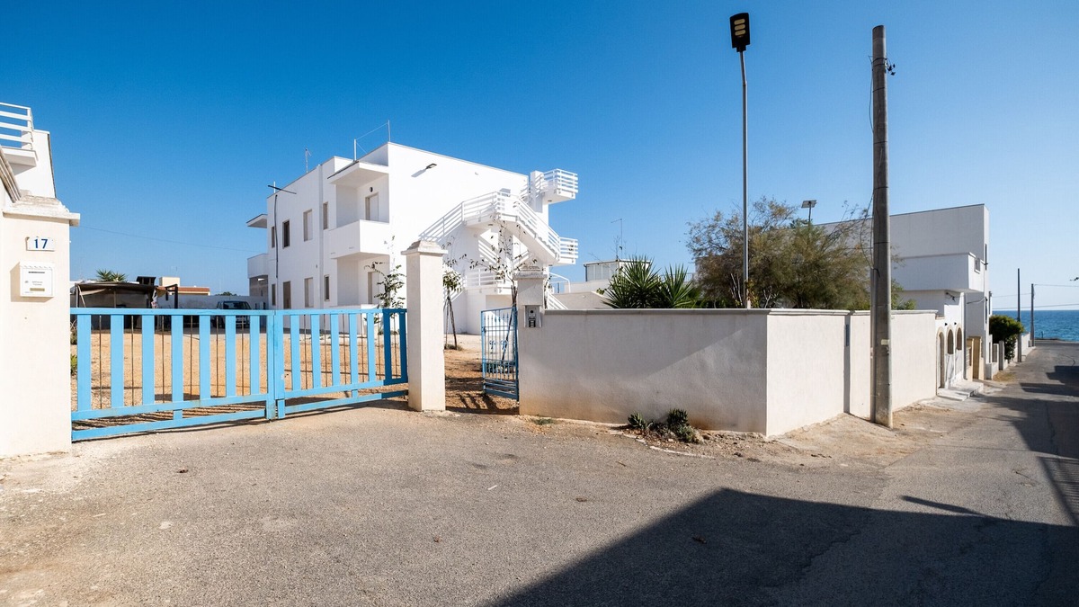 Specchiarica Apartment | Vacation Home 'Villa Susy' near Sea with Private Garden & Wi-Fi
