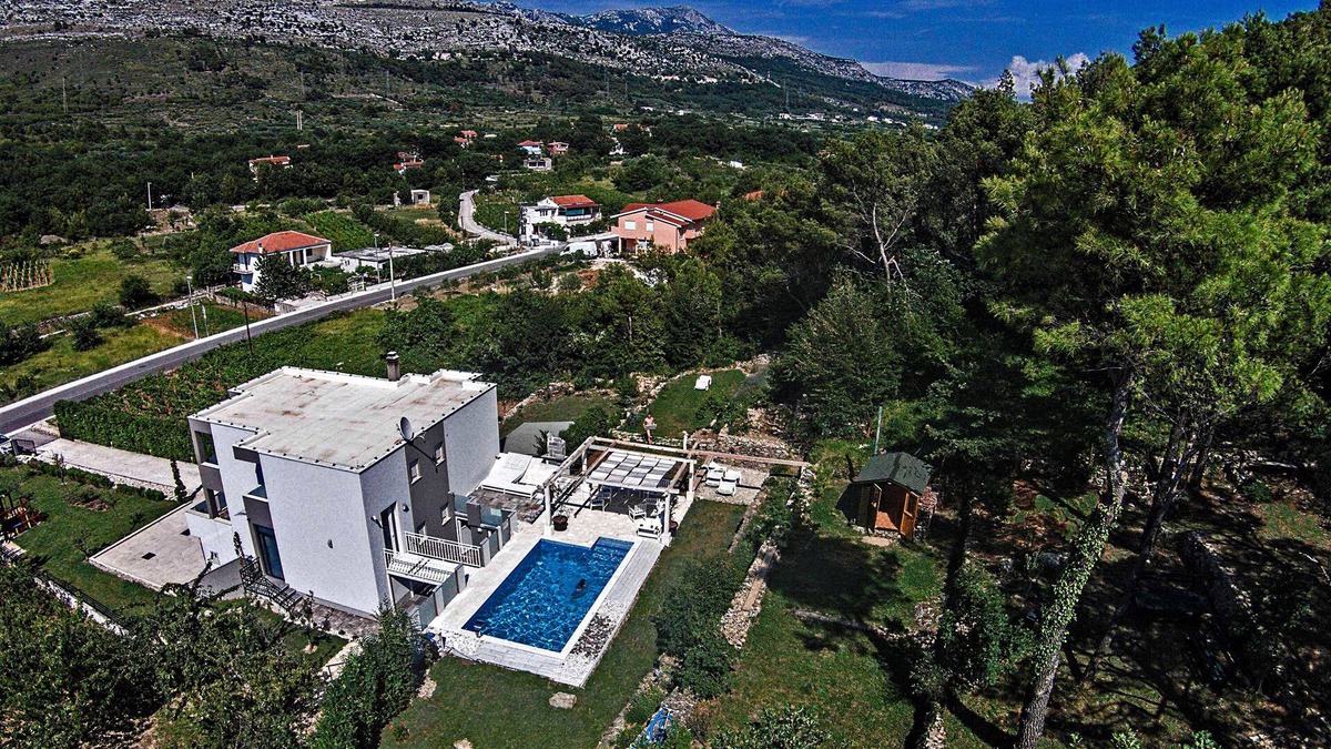 Srinjine Villa | Vacation location Oblik Season 2023 is 10 anniversary