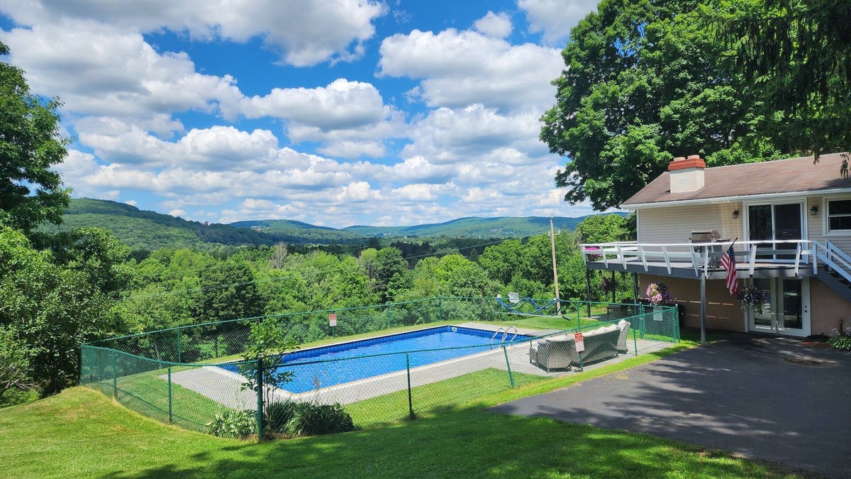 Oneonta House | Vacation on the river 5 minutes to All Star Village 25 minutes to Cooperstown