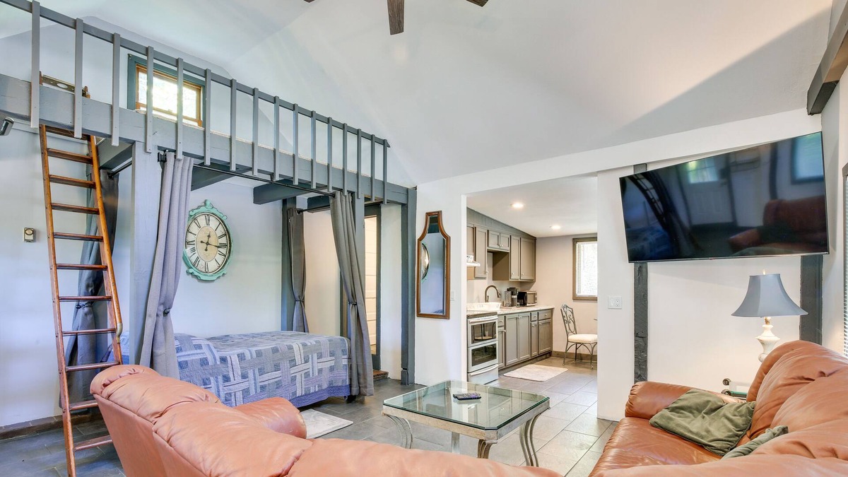 Cold Spring Apartment | Vacation Rental 6 Mi to Appalachian Trail Entrance