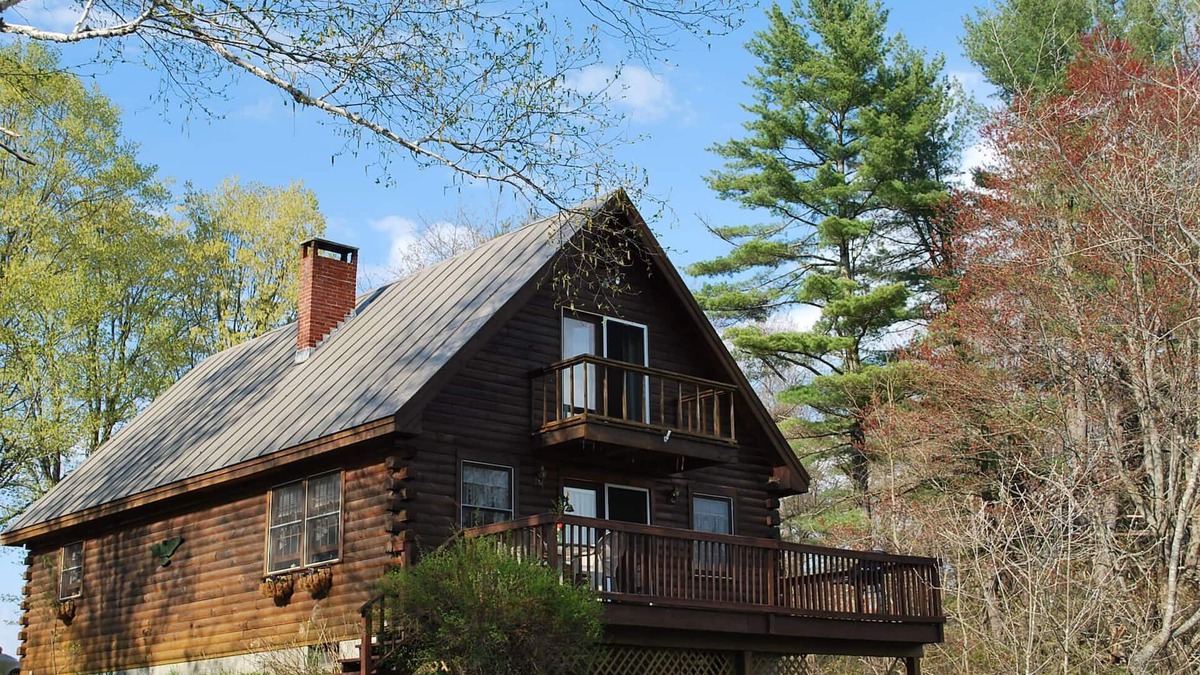 Chester Cabin | Vacation Rental - Choose from 5 nearby mountains or relax in peace & comfort