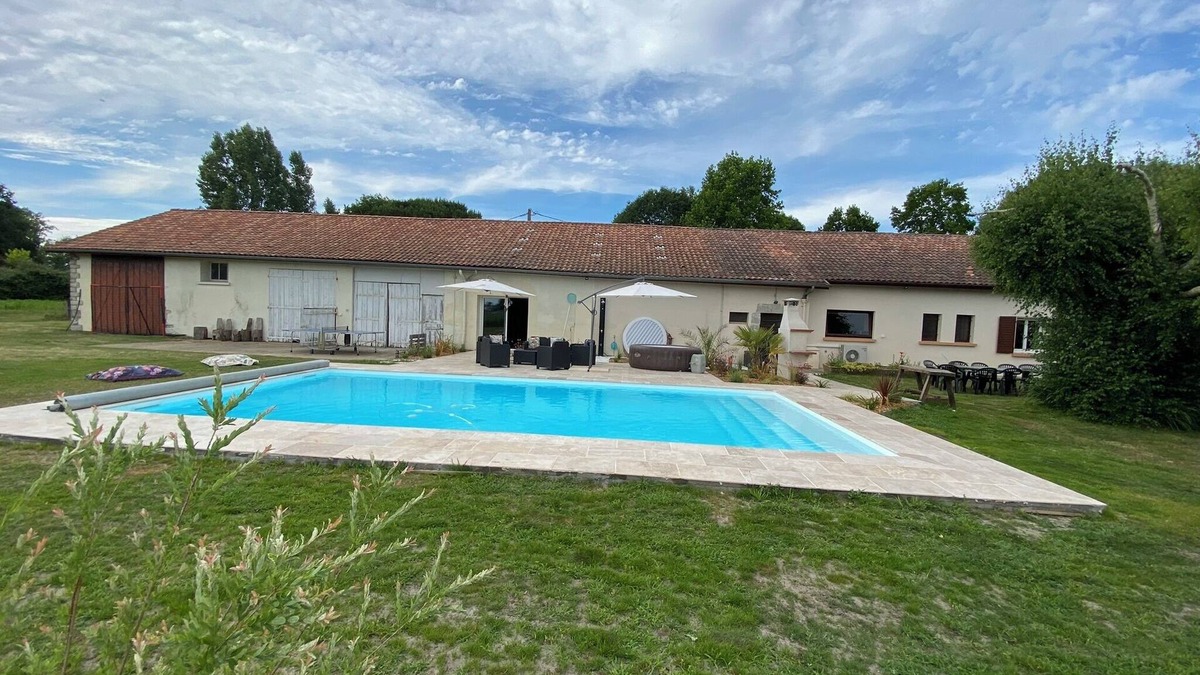 Benesse-Maremne Villa | Vacation rental House with swimming pool sauna spa near beaches for 15 people