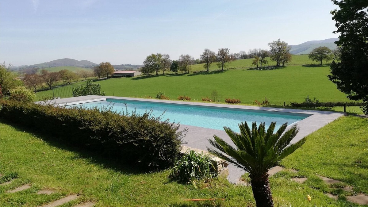 Osses Cottage | Vacation rental, gîte 4*, Basque Country, swimming pool, mountain views, peaceful location