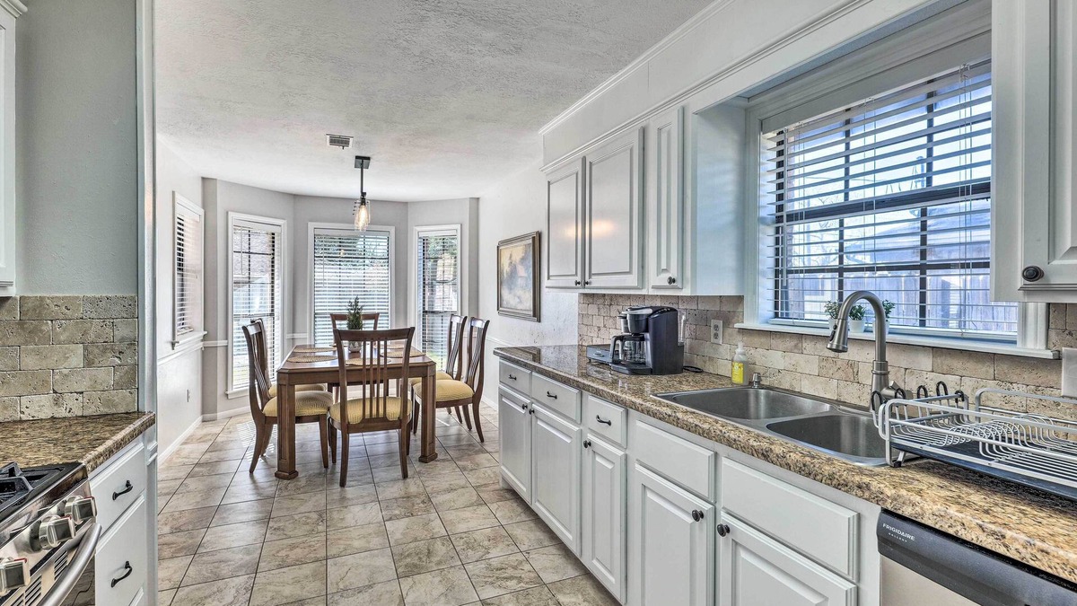 Wheeler Ridge Cottage | Vacation Rental Home Near College Station