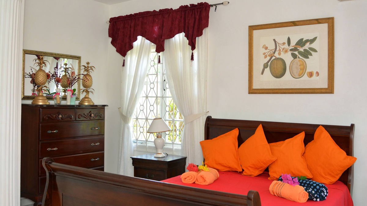 Paradise Acres Villa | Vacation Rental Near Doctors Cave Beach along the Hip Strip Montego Bay Jamaica