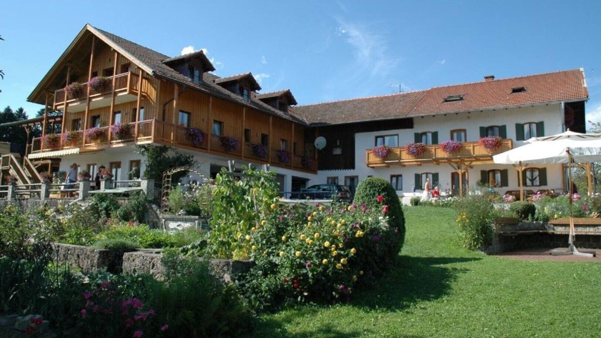 Bruckmuehl Apartment | Vacation rental Schnürmann ***, Apartment Goldammer