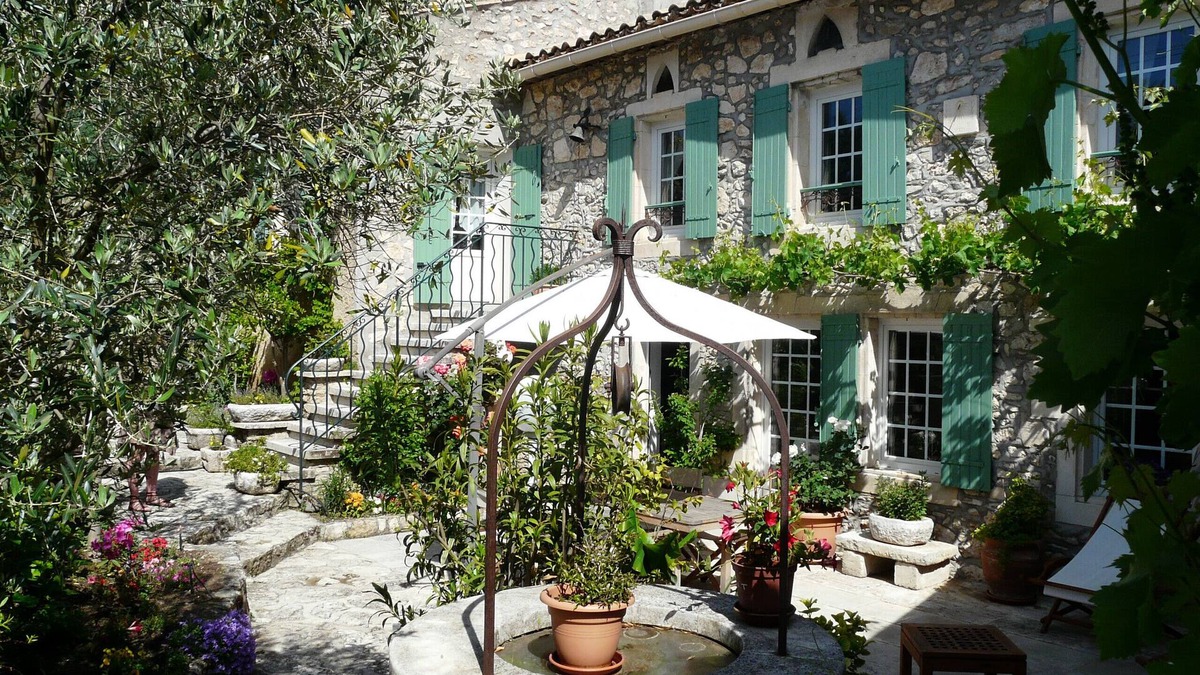 Orgon Villa | Vacation rental villa pool Orgon LS1-117