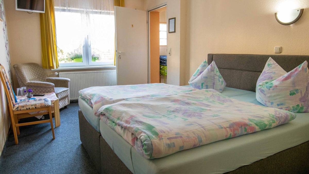 Eldena Apartment | Vacation room 1 - Holidays at Bierbach