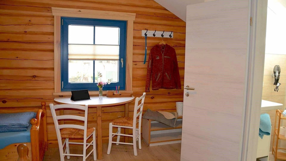Quitzdorf am See Apartment | Vacation room Wels-Bude with shower/WC