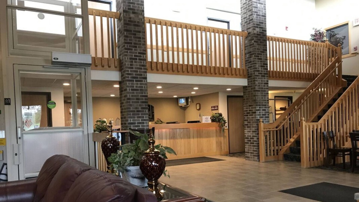 Thorp House | Vacation Starts Here! Free Parking, Pets Allowed, Near Thorp Aquatic Center
