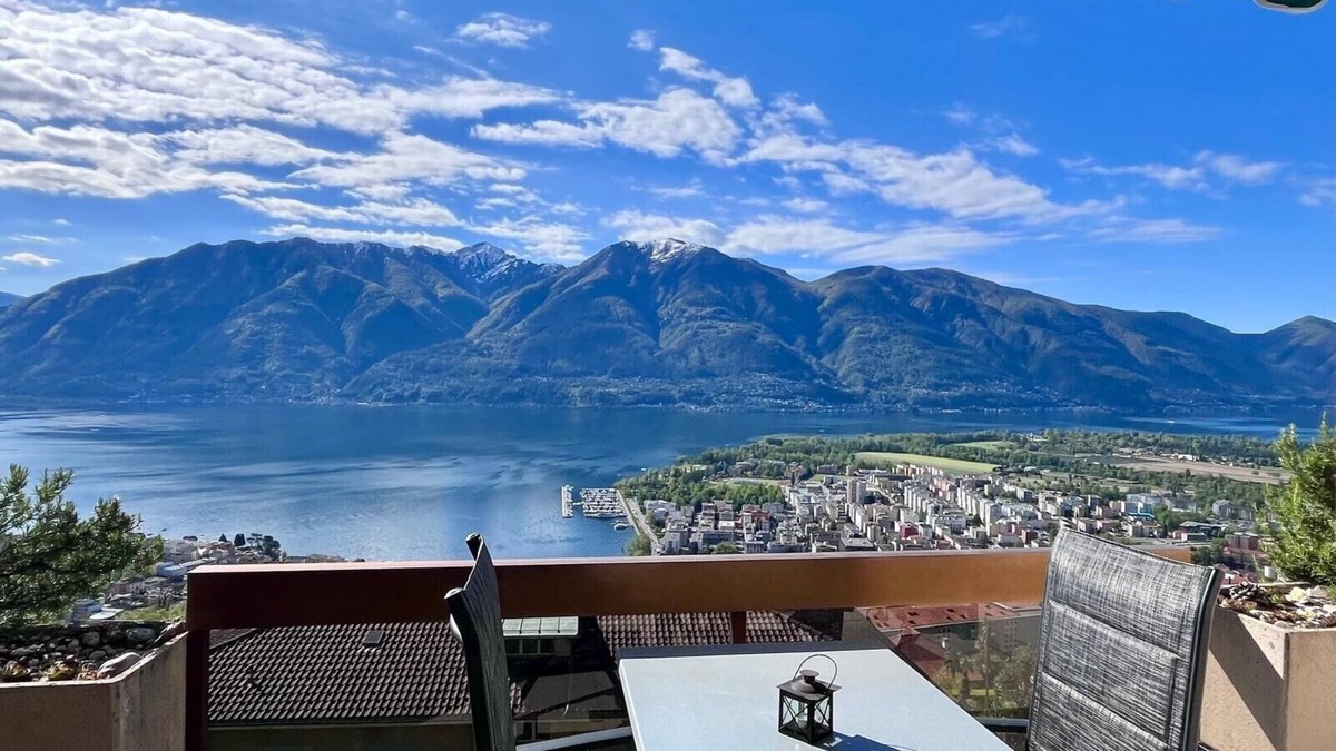 Orselina Apartment | Vacation studio on the 3rd floor ideal for 1-3 people