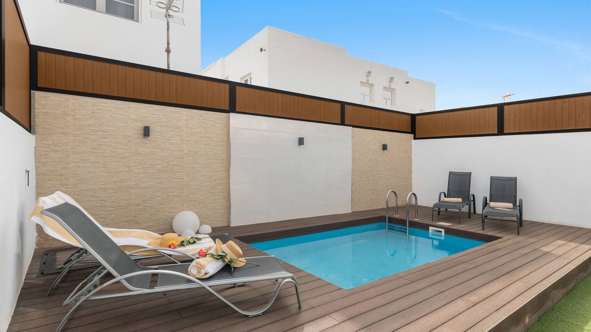 Playa Honda Villa | Vacation Villa 'Berkana De Lujo Con Piscina' with Private Pool, Wi-Fi and Air Conditioning
