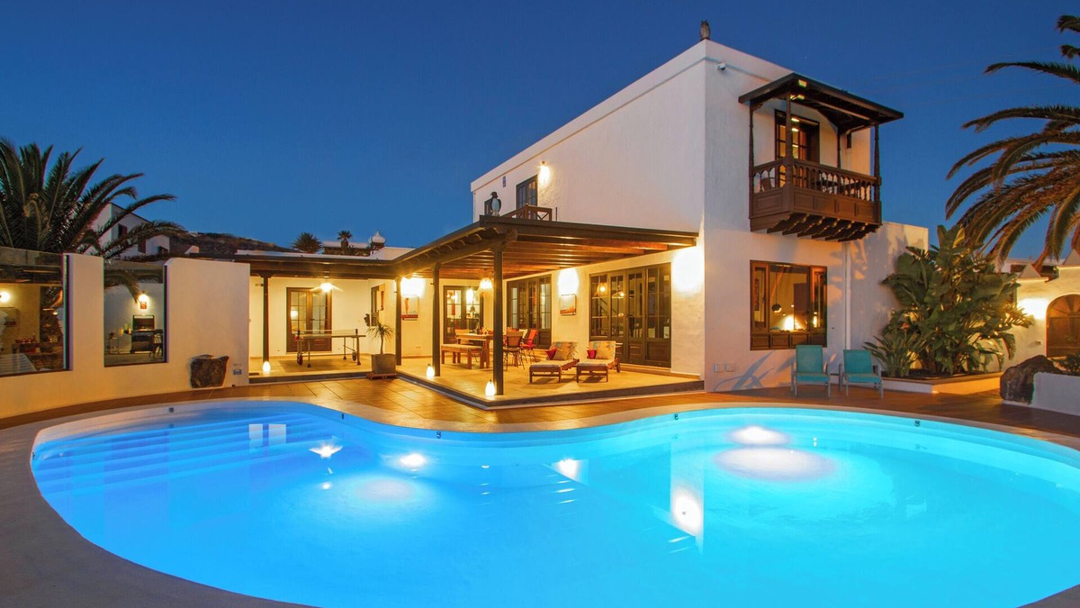 La Asomada Villa | Vacation Villa 'Haere Mai' with Sea View, Private Pool and Wi-Fi