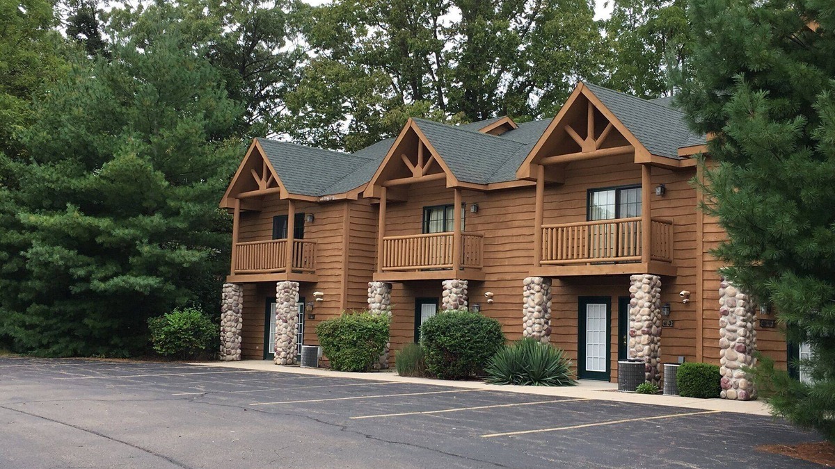 Utica Villa | Vacation Villa Located Near Starved Rock and Matthiessen State Parks!