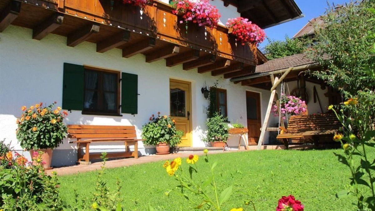 Bad Kohlgrub Apartment | Vacation w. Home garden, 2 bedrooms, dog on request - Haus Florian Lory