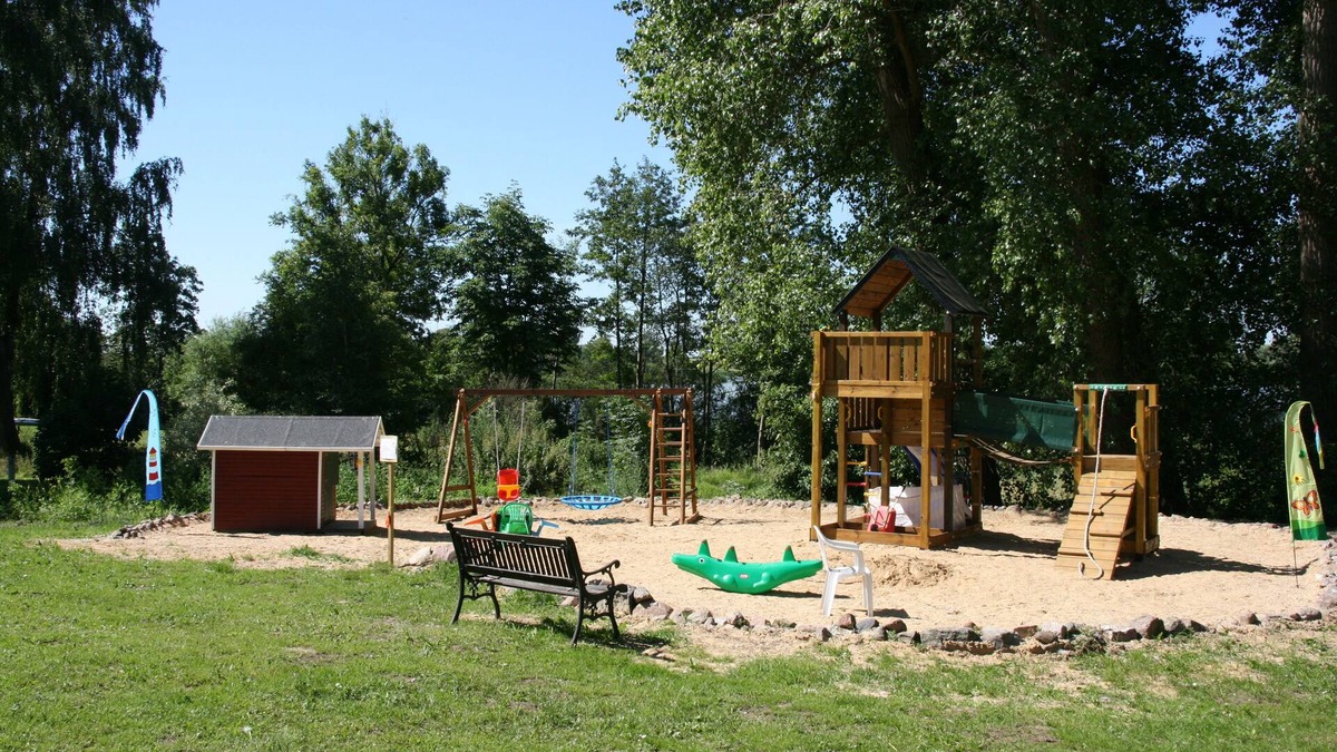 Behren-Luebchin Apartment | Vacations at the castle - riding and bathing vacation in Duckwitz