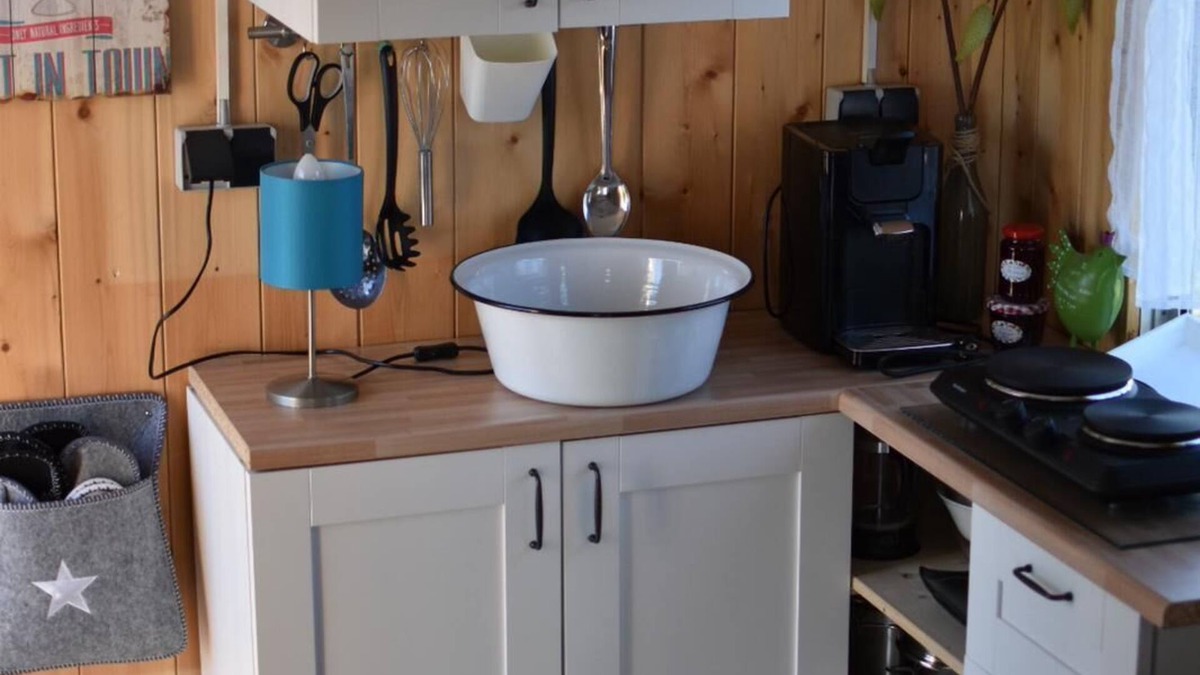 Glott Apartment | Vacations in a trailer - with a view of the horse pasture and undeveloped expanses