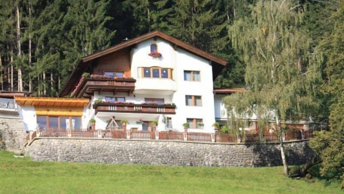 Kaltenbach Apartment | Vacations in the mountainsIn the ZillertalDirectly on the valley runFamily-friendly