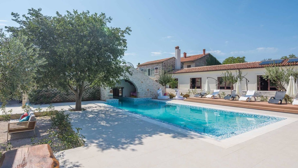 Fiorini Villa | Vacay Luxury Villa LV