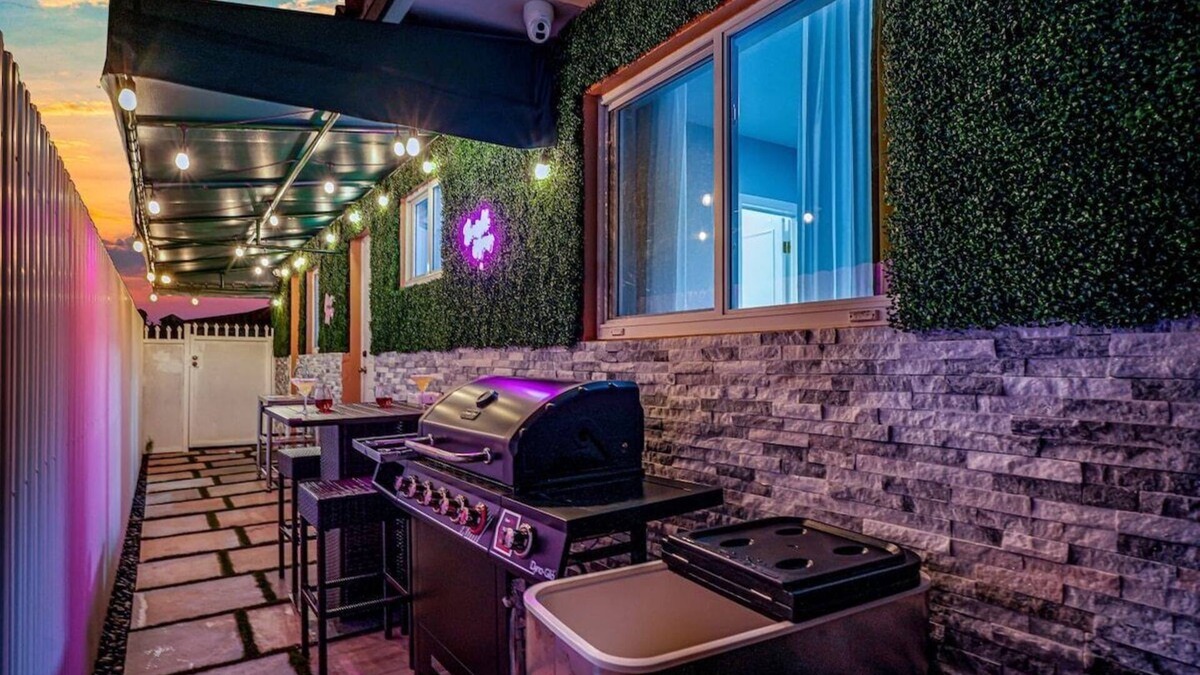 Coral Way House | Vacay Spot Happy Escape 15Min Beach Massage Shower