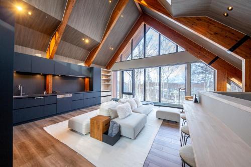 Hirafu House | Vader