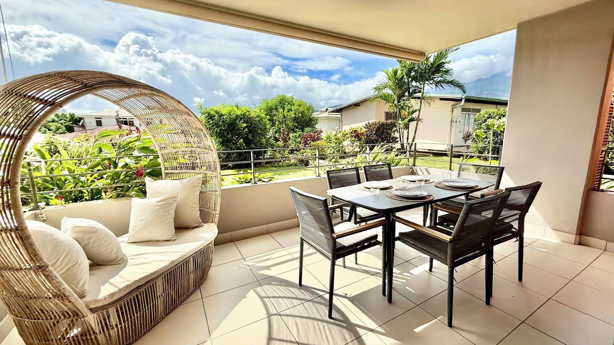 Papeete Condo | Vaiana City Apartment - relaxing downtown Papeete - garden view, A/C - WiFi
