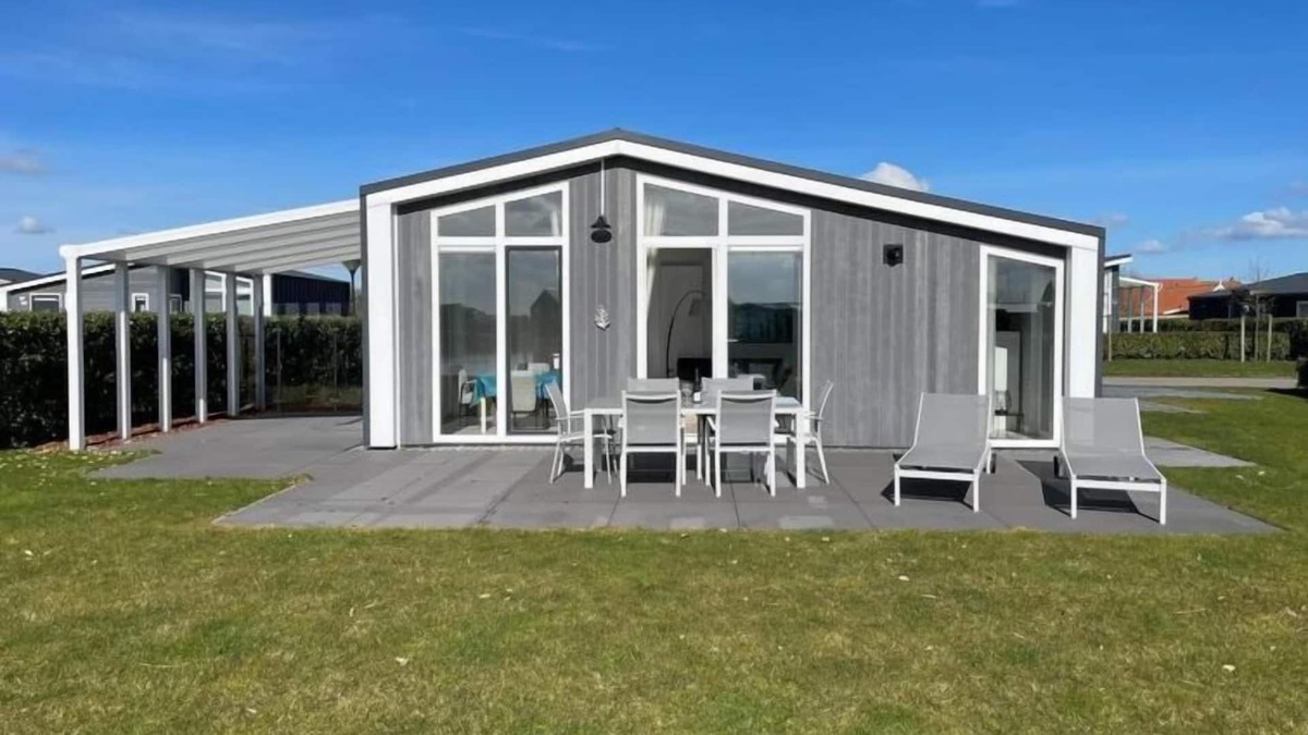 Wemeldinge House | Vakantiehuis Ruisweg 56 by Interhome