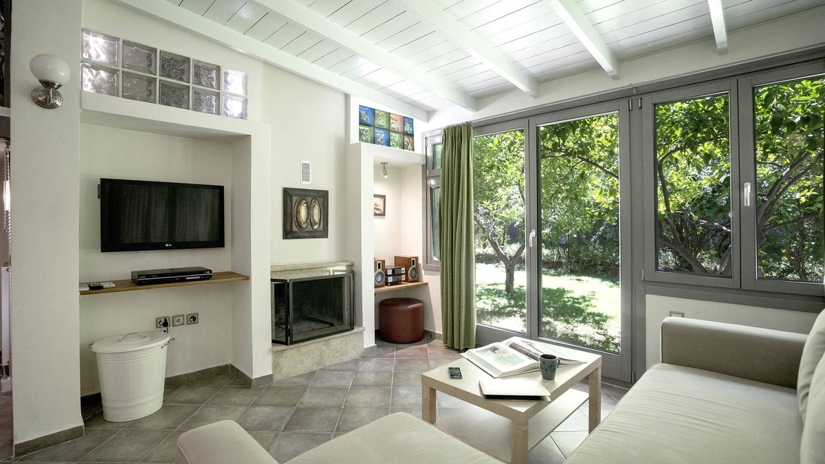 Agia Paraskevi Apartment | Valashouse