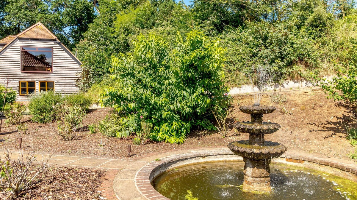 Hollesley Apartment | Vale View - Two Bedroom Apartment, Sleeps 4