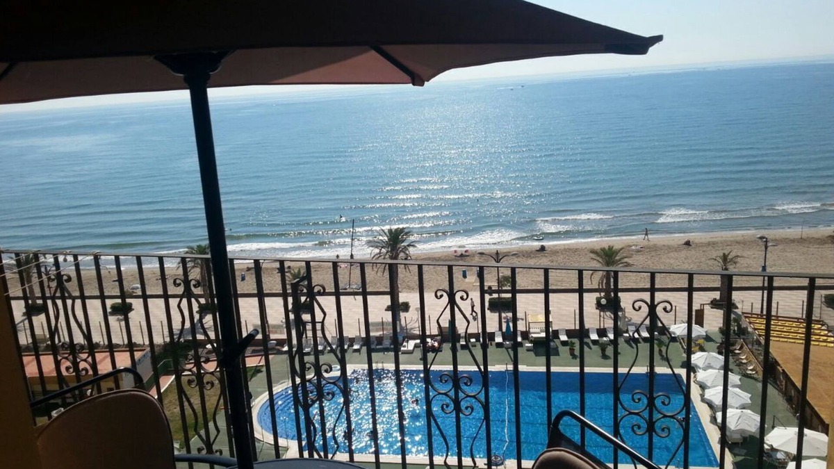 Port Saplaya Apartment | Valencia: Beautiful Apartment in the beach