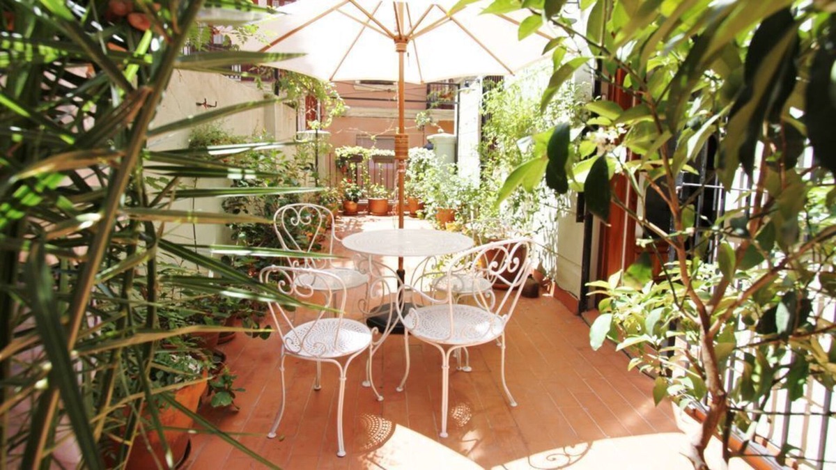 Barrio del Carmen Apartment | Valencia: Flat with airconditionong, terrace, WiFi, in the Center- Valencia