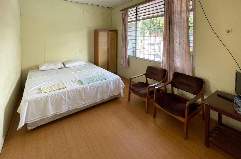 Parapat Hotel | Valencia Homestay Redpartner