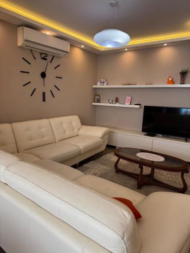 Lushnje House | Valentina