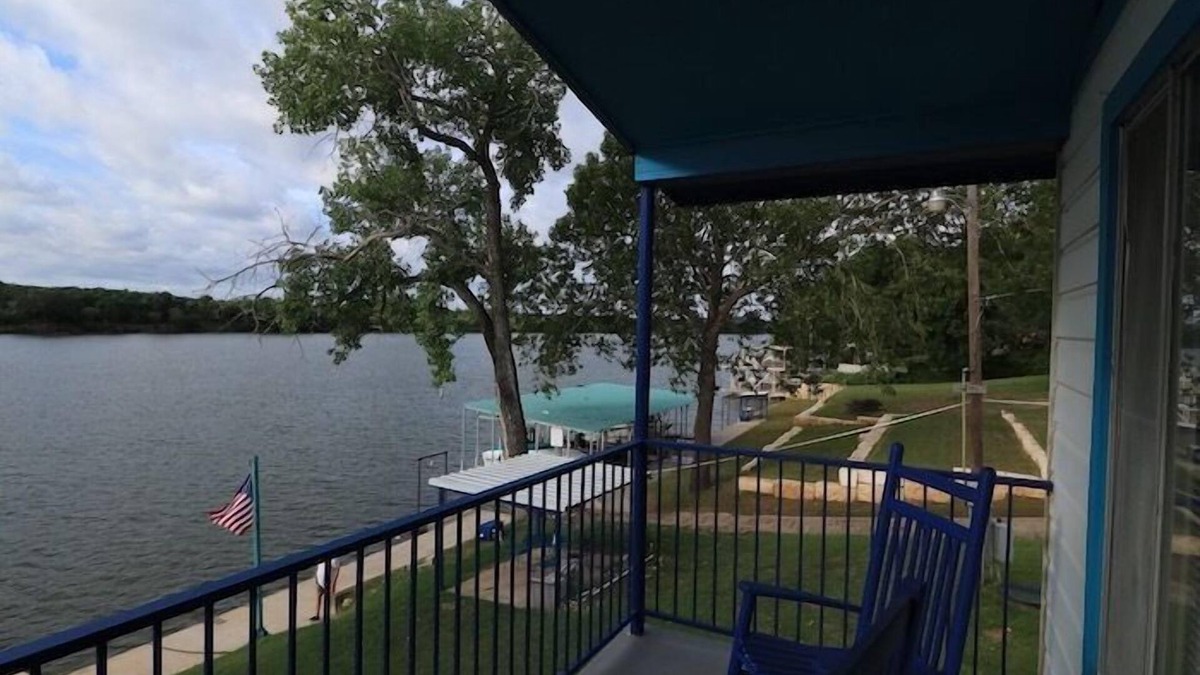 Kingsland House | Valentine Lakeside - Lakeside 14