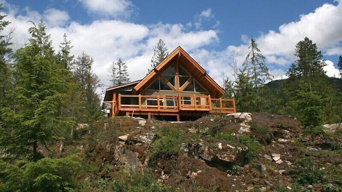 Silverton House | Valhalla Chalet Slocan Lake! Summer 2025 Avails! Ask for Winter Spring Specials!