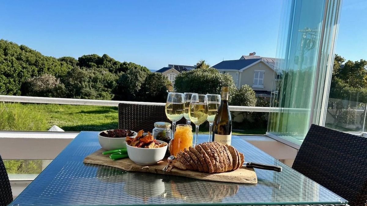 Voelklip House | Valinor - Grotto Beach