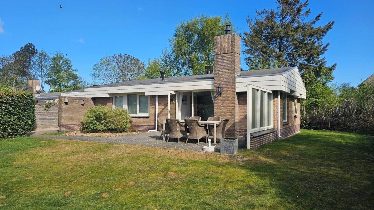 Ballum House | Valkenhoek has lots of privacy near outdoor pool and distance to beach 1,5 km