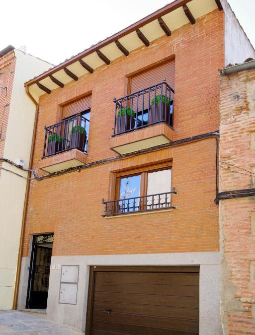 Old Town of Avila Apartment | vallespin 43 parking, wifi