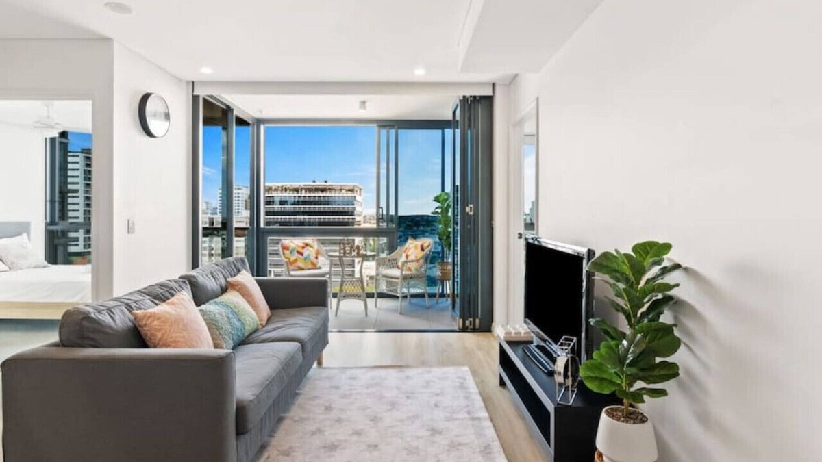 Fortitude Valley Apartment | Valley Centre,Rooftop Pool, 2bed2bath Apt +Carpark