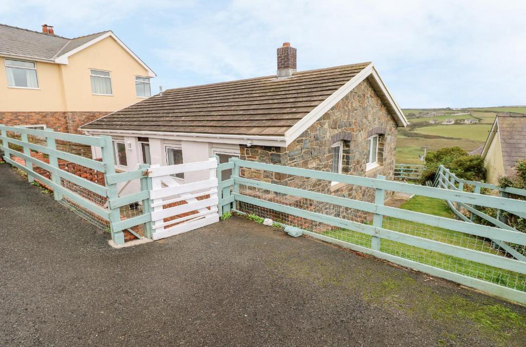Penycwm House | Valley High