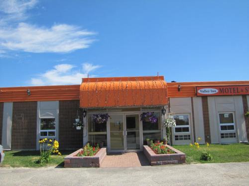 Azilda Hotel | Valley Inn Motel