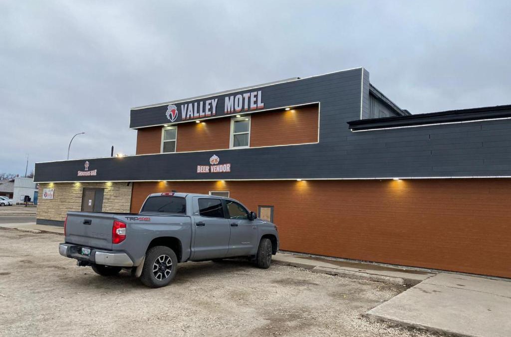 Minnedosa Hotel | Valley Motor Lodge