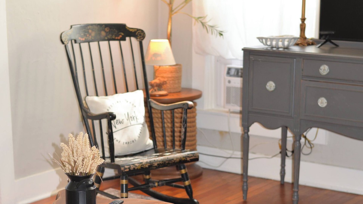 New Market Apartment | Valley Rest, a Historic Unit in the Shenandoah Valley